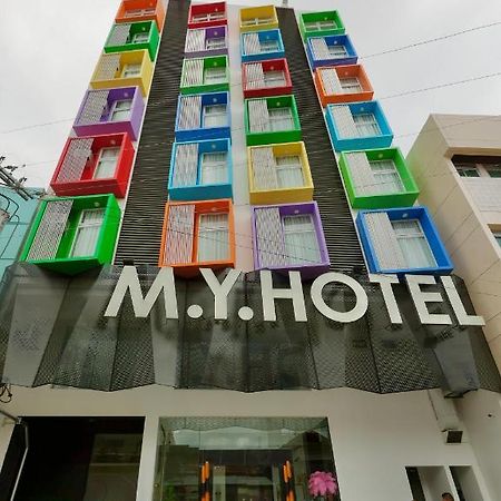 M.Y. Hotel دوماغيتي المظهر الخارجي الصورة